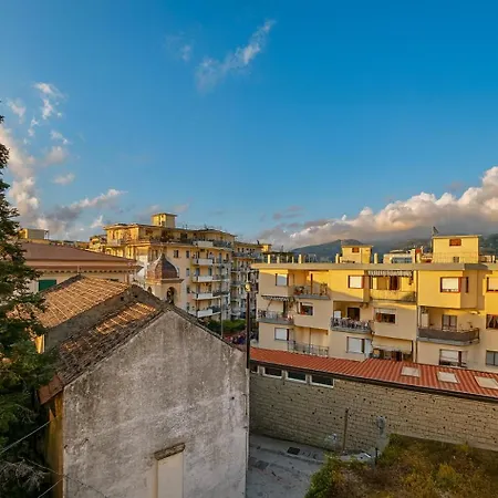 Green Relax Home In Sorrento Center סורנטו