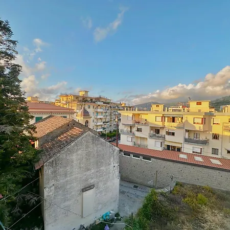 Apartamento Fabrizio Surrounded By Greenery In The Center