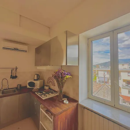 Appartement Fabrizio Surrounded By Greenery In The Center Sorrente