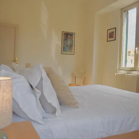 Fabrizio Surrounded By Greenery In The Center Appartement Sorrente